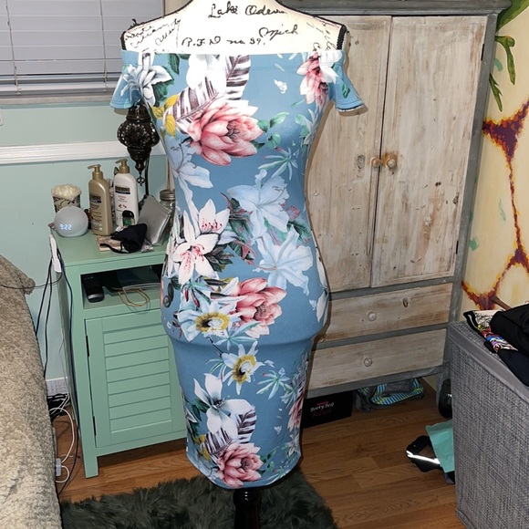 🆕 Floral Midi off-shoulder Dress - Picture 2 of 4